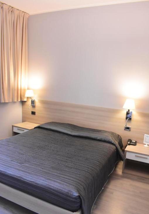 Hotel Meuble' Atlantic Treviglio Exterior photo